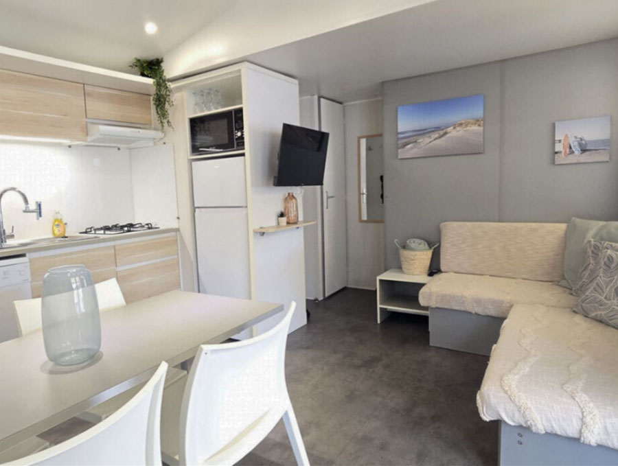 accommodation ch lacanau july