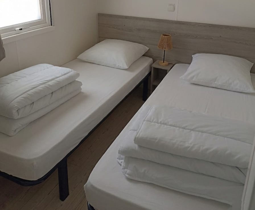 mobile home and bathroom rental lacanau july