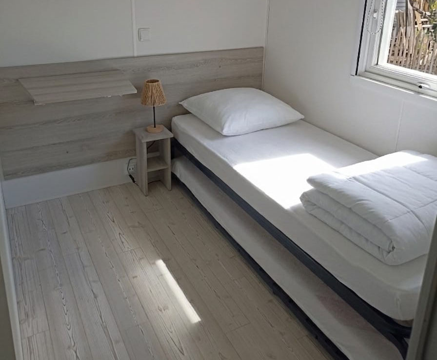 rent mobile home bedrooms lacanau july